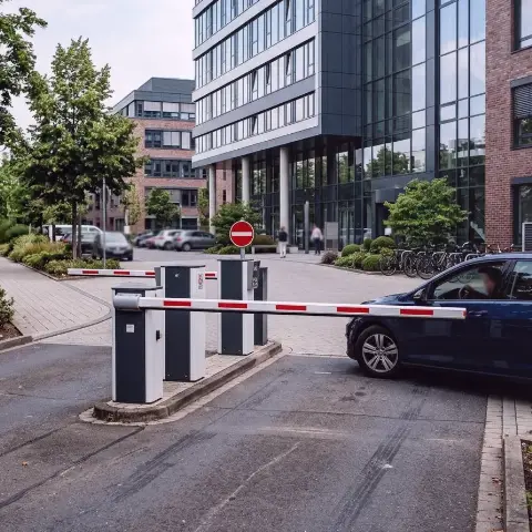 Hoert Platte – Objektschutz vor Bürogebäuden